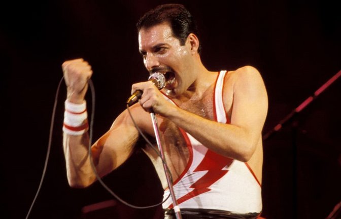 Die Rockband Queen mit ihrem Frontmann Freddie Mercury hat mit „Bohemian Rhapsody“ ein Meisterwerk für die Ewigkeit geschaffen. Das sehen auch die Menschen im Südwesten so.<span class='image-autor'>Bob King/Redferns/Getty Images/ARTE France/dpa</span>