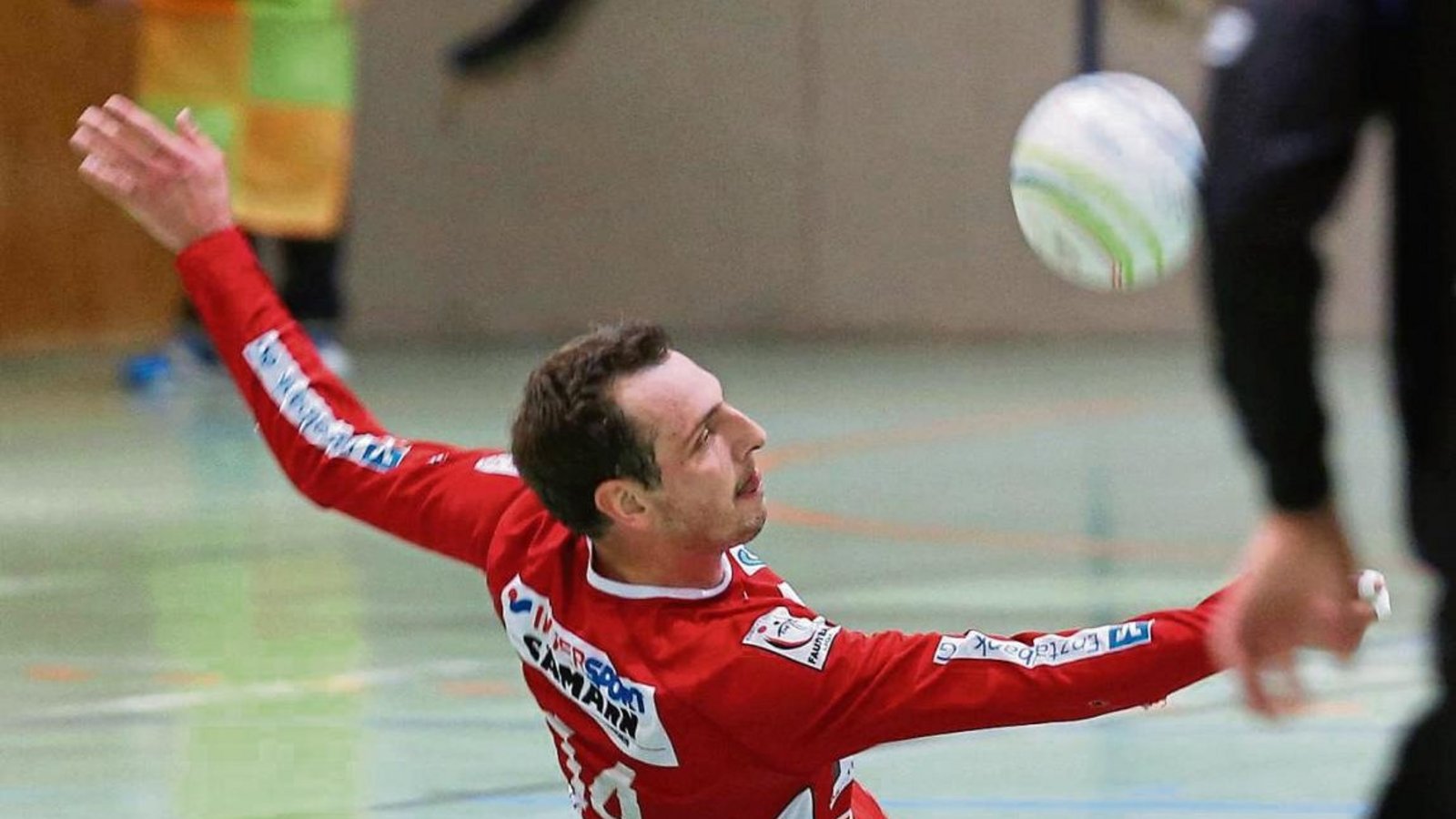 TVV-Schlagmann Marc Krüger hat in Offenburg eine Zeitlang gut gespielt, musste dann aber seinen Rücken schonen. Foto: Küppers TVV-Schlagmann Marc Krüger hat in Offenburg eine Zeitlang gut gespielt, musste dann aber seinen Rücken schonen. Foto: Küppers