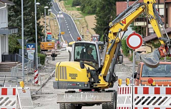 In der Horrheimer Straße läuft derzeit der finale dritte Bauabschnitt.  Foto: Kalb