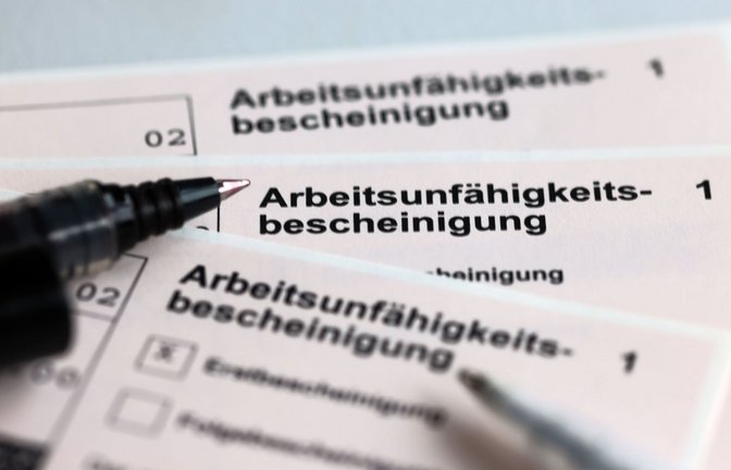 Bundeskanzler Merz hat eine neue Debatte um den Krankenstand in Deutschland losgetreten.<span class='image-autor'>Foto: dpa-tmn</span>