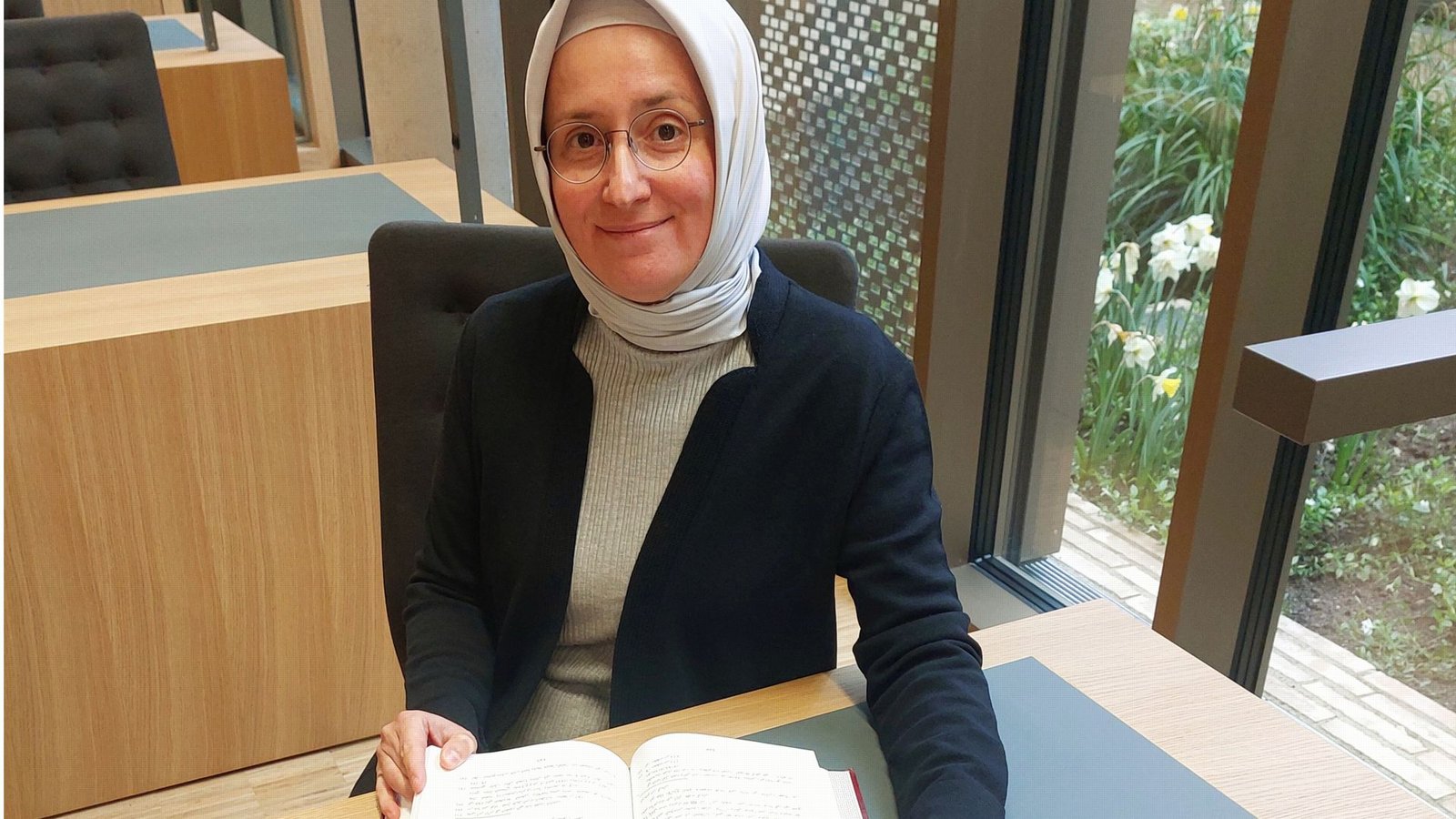 „Es gibt nicht die Meinung der Muslime oder der Christen allein. Jeder Mensch ist ein eigenständiges religiöses Wesen“, sagt Lejla DemiriFoto: Gerlinde Wicke-Naber „Es gibt nicht die Meinung der Muslime oder der Christen allein. Jeder Mensch ist ein eigenständiges religiöses Wesen“, sagt Lejla DemiriFoto: Gerlinde Wicke-Naber