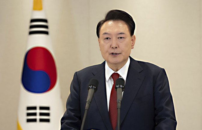 Wie lange kann sich der südkoreanische Präsident Yoon Suk Yeol noch im Amt halten?<span class='image-autor'>Foto: dpa/Uncredited</span>