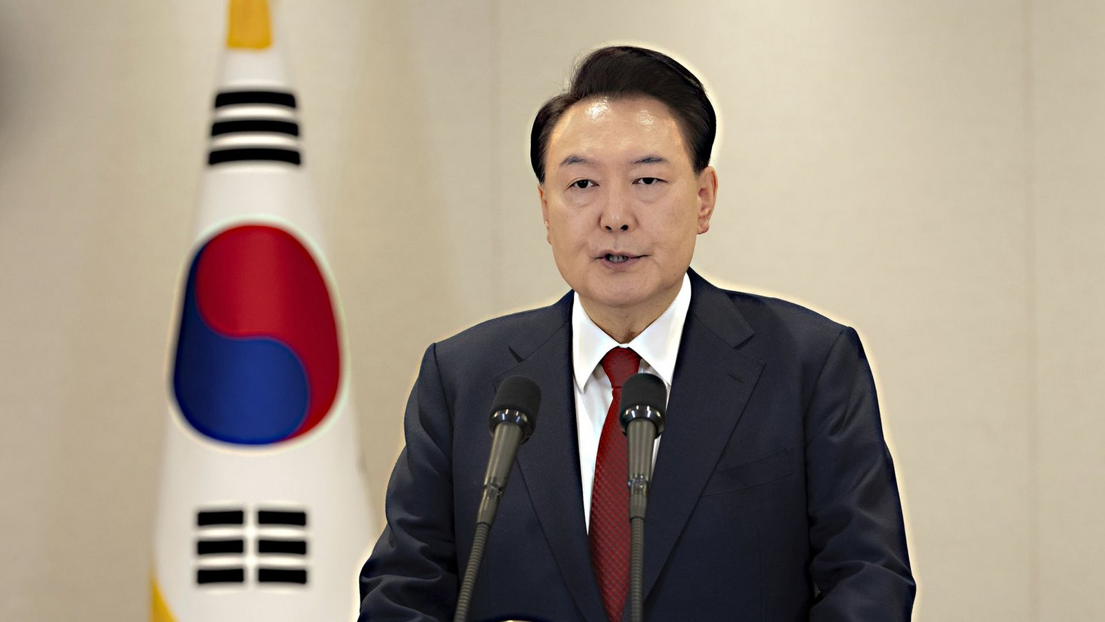Wie lange kann sich der südkoreanische Präsident Yoon Suk Yeol noch im Amt halten?Foto: dpa/Uncredited Wie lange kann sich der südkoreanische Präsident Yoon Suk Yeol noch im Amt halten?Foto: dpa/Uncredited
