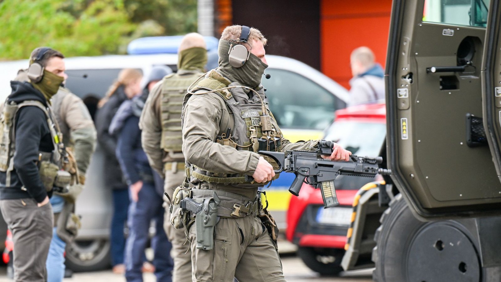 Beamte des SEK Baden-Württemberg, hier bei einem früheren Einsatz, überwältigten in Mannheim die beiden mutmaßlichen IS-Terroristen.Foto: dpa/Philipp André Beamte des SEK Baden-Württemberg, hier bei einem früheren Einsatz, überwältigten in Mannheim die beiden mutmaßlichen IS-Terroristen.Foto: dpa/Philipp André