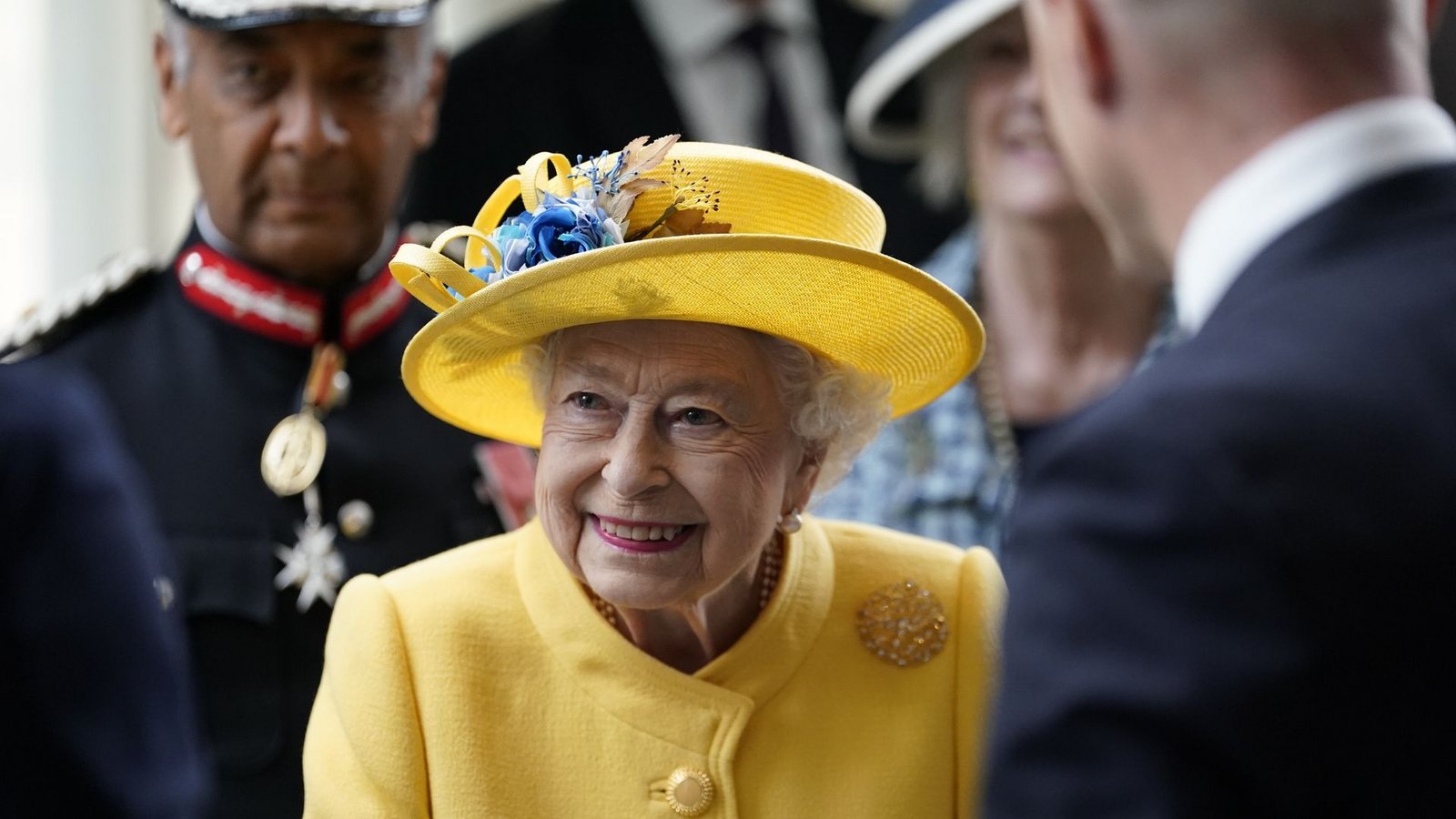 Die britische Königin Elizabeth II. besuchte den Bahnhof Paddington.Foto: Andrew Matthews/PA Wire/dpa