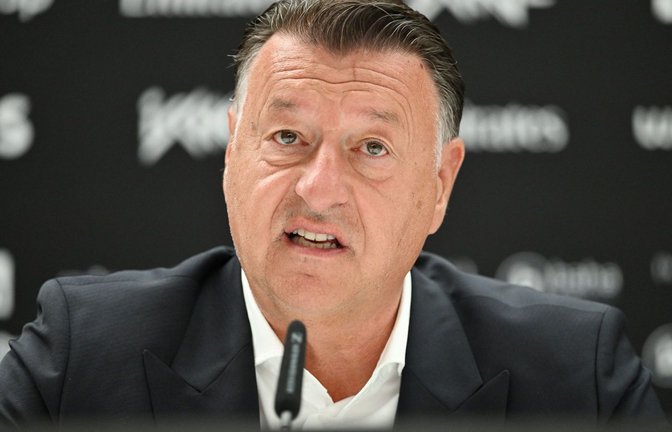 Sprach auch zum Abschluss Klartext: Edwin Weindorfer, Turnierdirektor in Stuttgart.<span class='image-autor'>Foto: Marijan Murat/dpa</span>