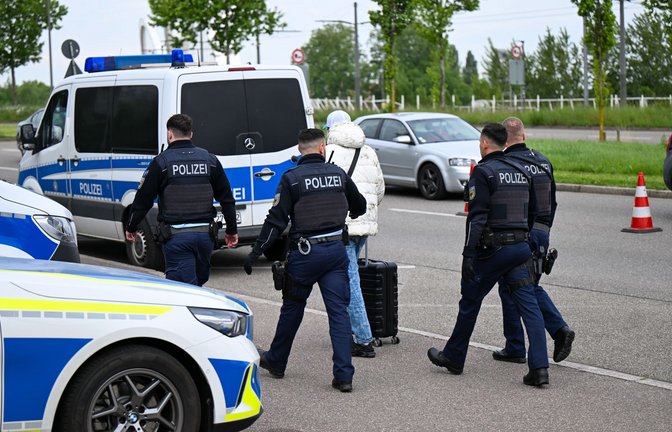 Deutschland hat außerordentliche Grenzkontrollen zu allen Nachbarstaaten notifiziert. Gilt das als Notlage oder „nur“ als Ausnahmezustand?<span class='image-autor'>Foto: Marius Bulling/onw-images/dpa</span>
