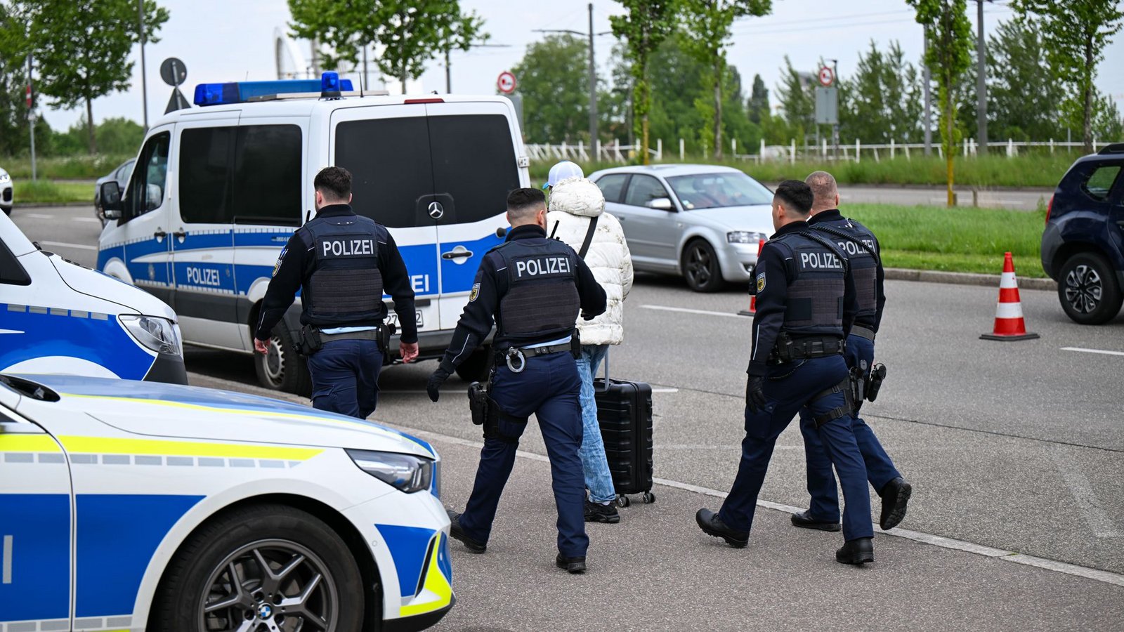Die Grenzkontrollen in Deutschland werden verschärft.Foto: Marius Bulling/onw-images/dpa Die Grenzkontrollen in Deutschland werden verschärft.Foto: Marius Bulling/onw-images/dpa