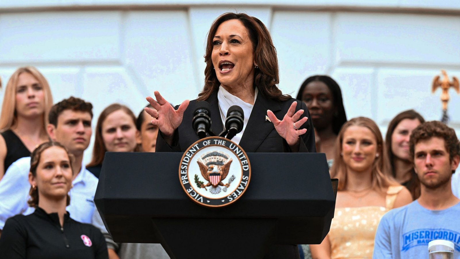 Kamala Harris gibt sich entschlossen: Sie will bei der Wahl am 5. November als Präsidentschaftskandidatin der Demokraten gegen Donald Trump antretenFoto: AFP/Brendan Smialowski Kamala Harris gibt sich entschlossen: Sie will bei der Wahl am 5. November als Präsidentschaftskandidatin der Demokraten gegen Donald Trump antretenFoto: AFP/Brendan Smialowski