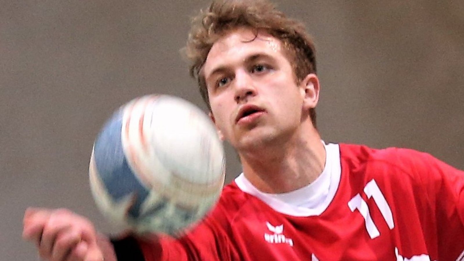 Tobias Maurer muss zumindest zu Beginn der neuen Hallenrunde in der 1. Faustball-Bundesliga Süd verletzungsbedingt aussetzen. Foto: Küppers