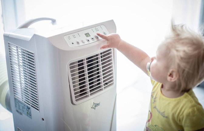 Klimageräte können helfen – haben allerdings&nbsp;nicht nur Vorteile. Wie verhindert man Hitze zu Hause? (Symbolfoto)<span class='image-autor'>www.imago-images.de</span>