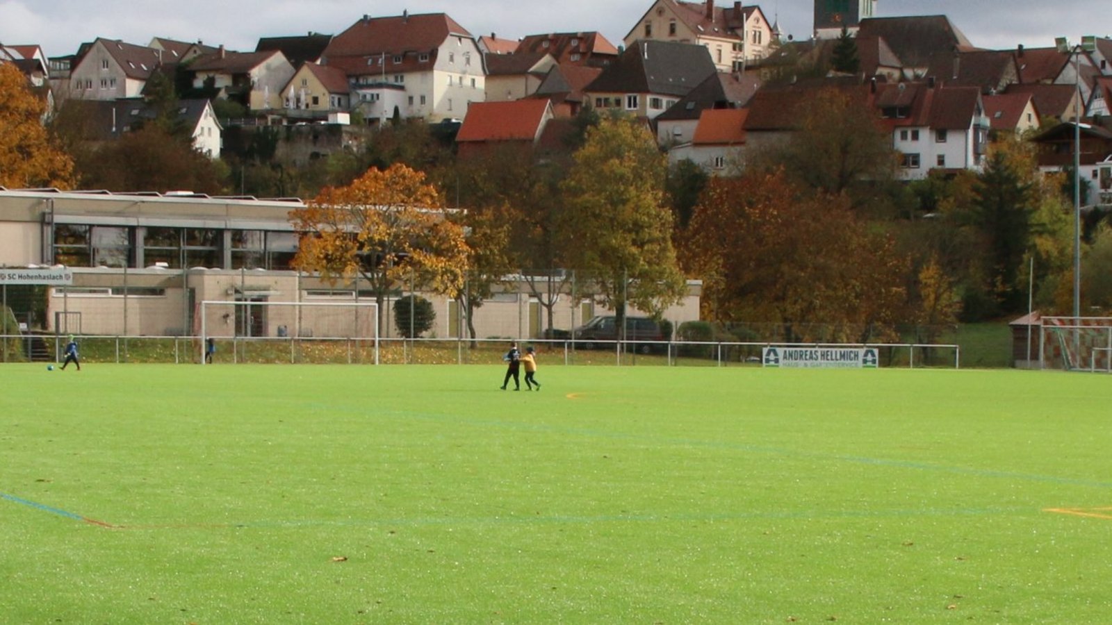 Der neue Kunstrasenplatz in Hohenhaslach. Foto: Bögel Der neue Kunstrasenplatz in Hohenhaslach. Foto: Bögel