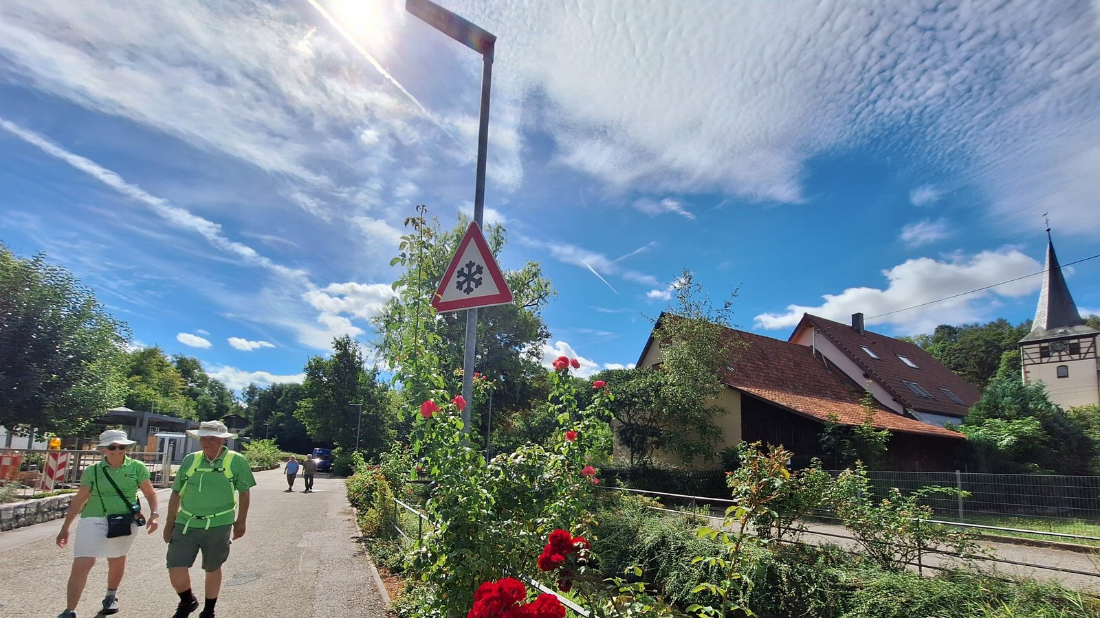 In Aurich ist Halbzeit – und es gibt viel Atmosphäre aufzusaugen.  Fotos: Banholzer