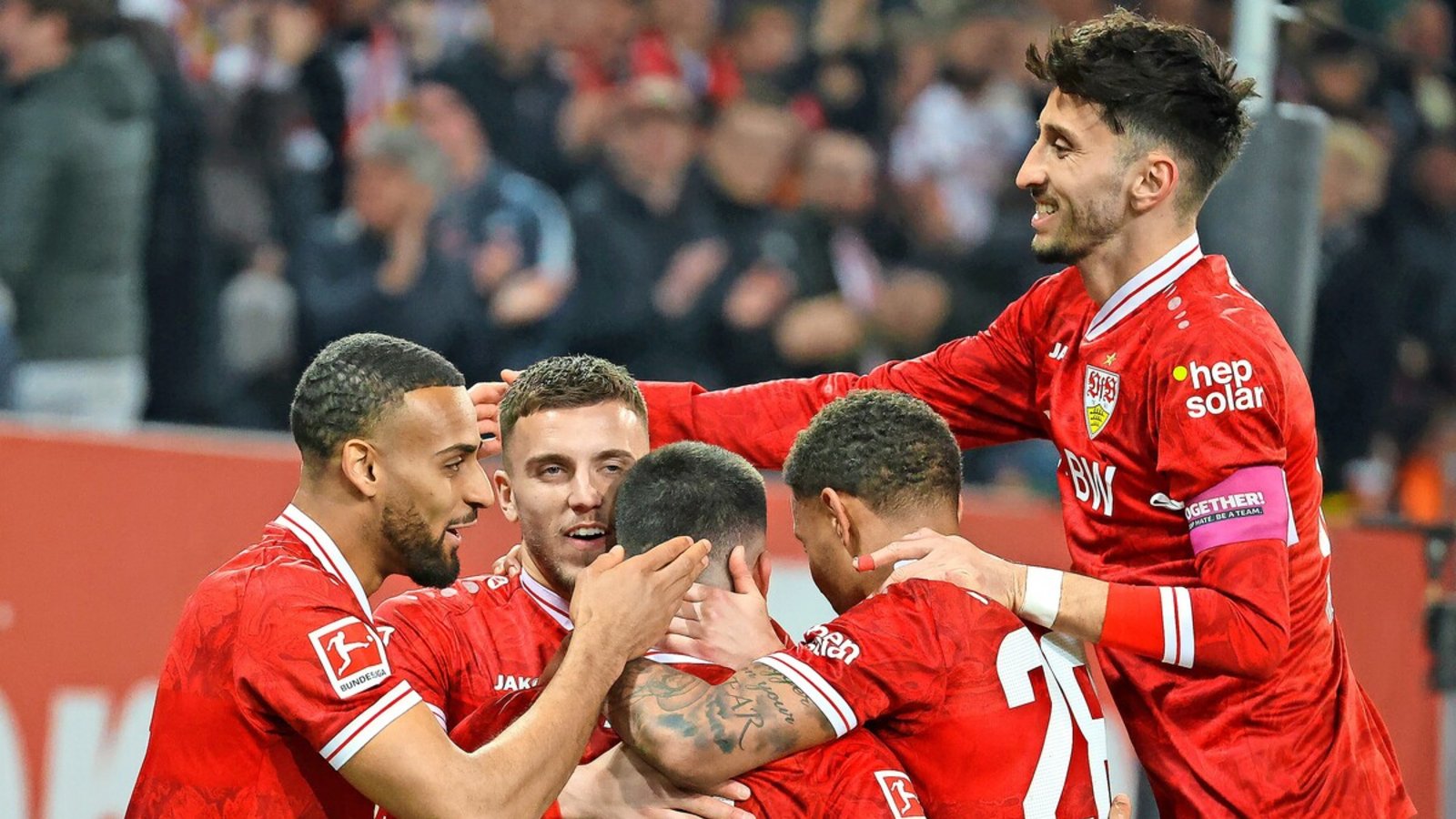 Fünf Tore gegen den FC Augsburg: Die VfB-Profis um Deniz Undav hatten am Sonntag reichlich Grund zu jubeln.Foto: Baumann Fünf Tore gegen den FC Augsburg: Die VfB-Profis um Deniz Undav hatten am Sonntag reichlich Grund zu jubeln.Foto: Baumann