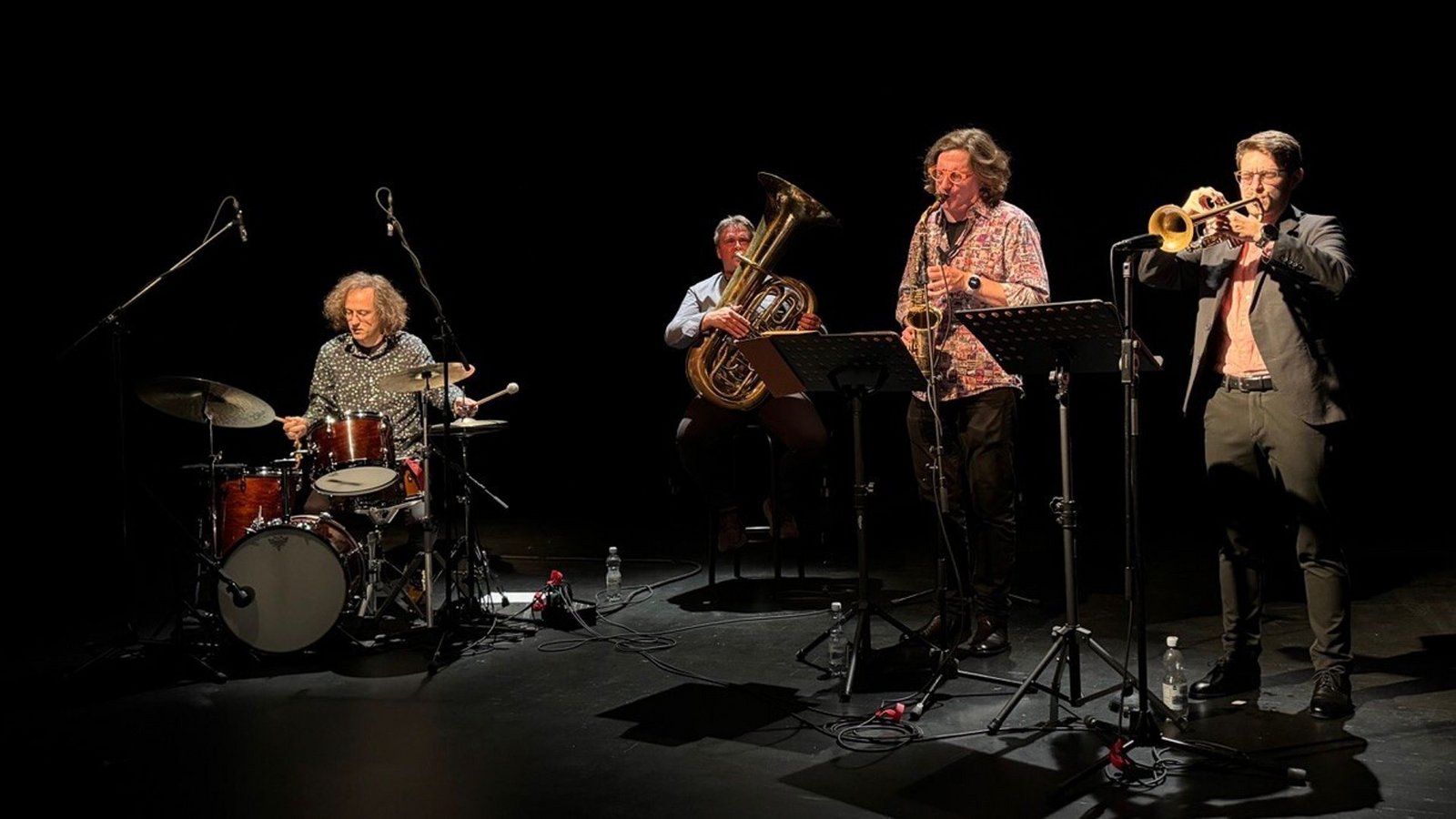 Da fliegt dir doch das Blech weg: die Tiny Brass Band im Theaterhaus.Foto: Staiber Da fliegt dir doch das Blech weg: die Tiny Brass Band im Theaterhaus.Foto: Staiber