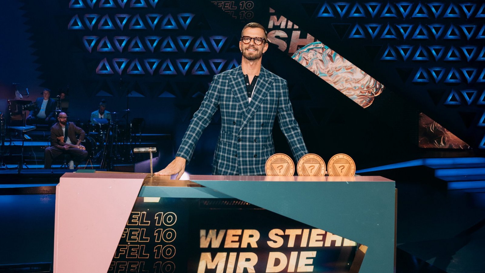 Joko Winterscheidt spielt zum 10. Mal um die Moderation seiner Show „Wer stiehlt mir die Show“.Foto: Joyn/Julian Mathieu Joko Winterscheidt spielt zum 10. Mal um die Moderation seiner Show „Wer stiehlt mir die Show“.Foto: Joyn/Julian Mathieu