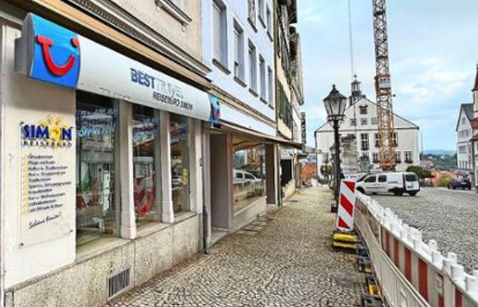 Früher stand vor dem Reisebüro ein Sonnenschirm in AfD-Blau mit dem Logo der rechtspopulistischen Partei.<span class='image-autor'>Foto: Schwarzwälder Bote/Stopper</span>