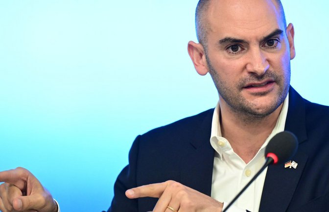 Finanzminister Bayaz hat Vorsorge für den milliardenschweren Tarifabschluss getroffen.<span class='image-autor'>Foto: dpa/Bernd Weißbrod</span>