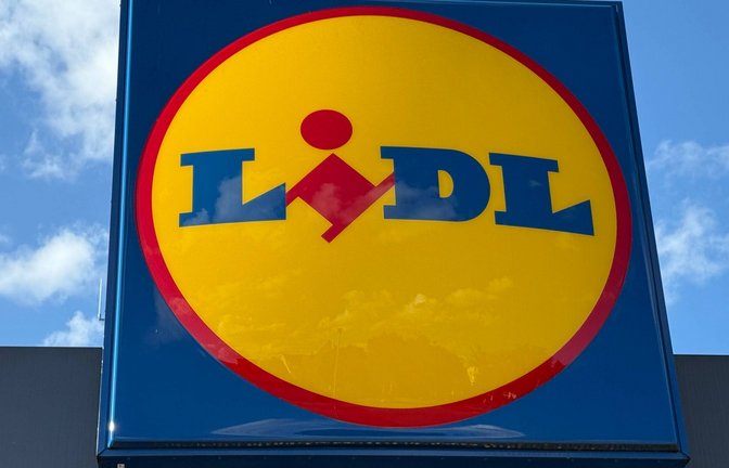 Blau, gelb, rot: die Farben des Discounters Lidl haben in Lottstetten für Diskussionen gesorgt (Symbolbild).<span class='image-autor'>Foto: IMAGO/mix1</span>