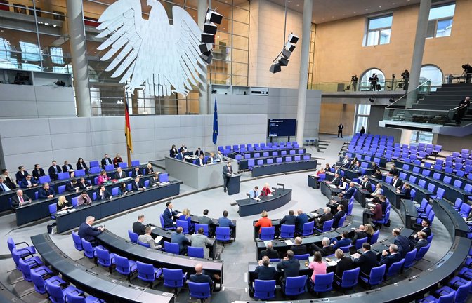 Für ehrenamtliche Tätigkeiten gibt es ab nächstem Jahr höhere Steuervorteile – das beschloss Bundestag am Donnerstag.(Symbolbild)<span class='image-autor'>Foto: Elisa Schu/dpa</span>