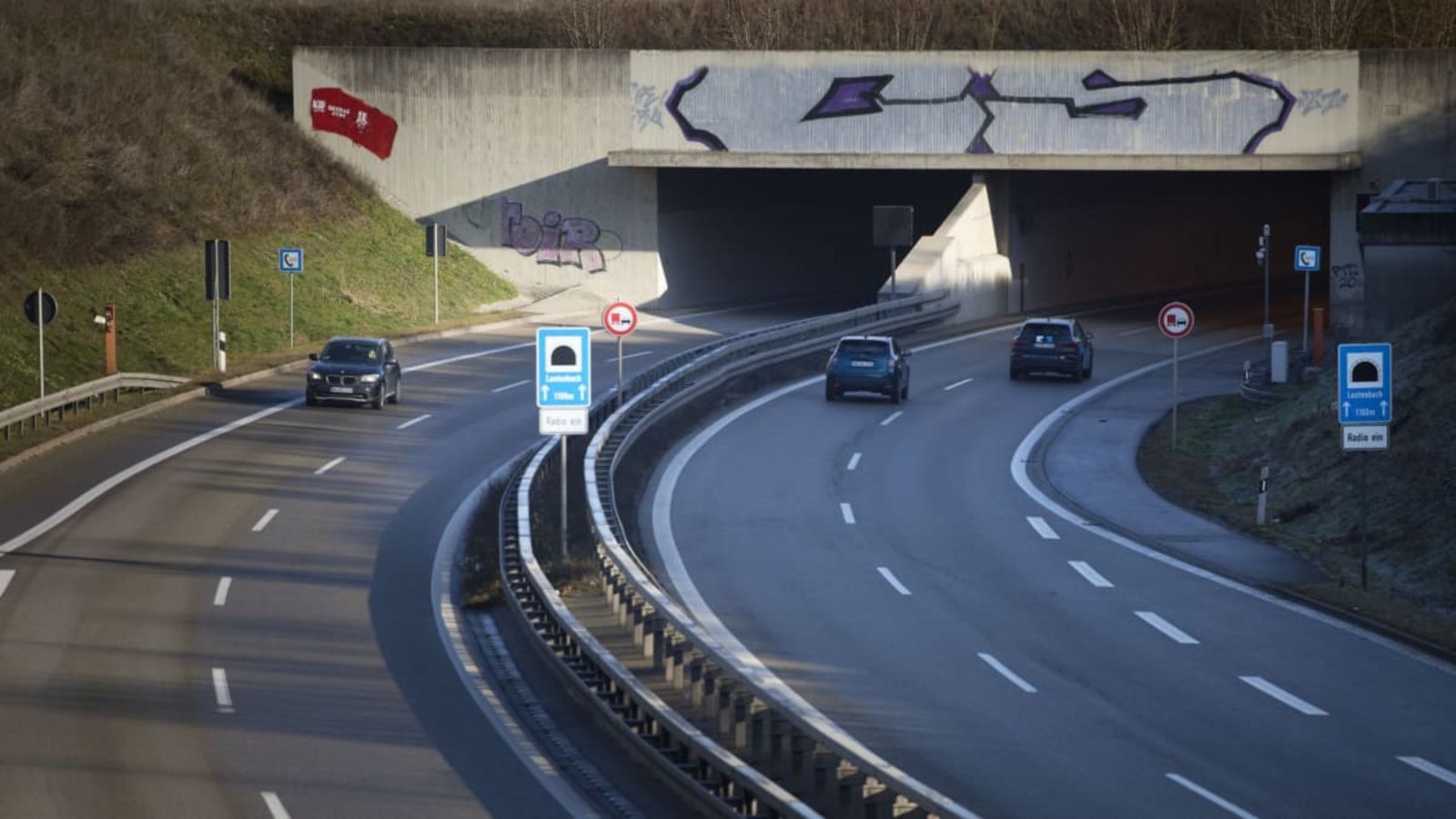 Der Leutenbachtunnel an der B14 wird in der Nacht von Donnerstag auf Freitag gesperrt.Gottfried Stoppel