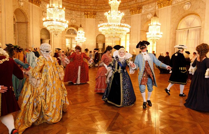 Feiern wie zu Zeiten der Könige und Herzöge: Der Venezianische Maskenball findet am 3. September zum zweiten Mal im Ludwigsburger Residenzschloss statt. <span class='image-autor'>Foto: Tourismus & Events</span>
