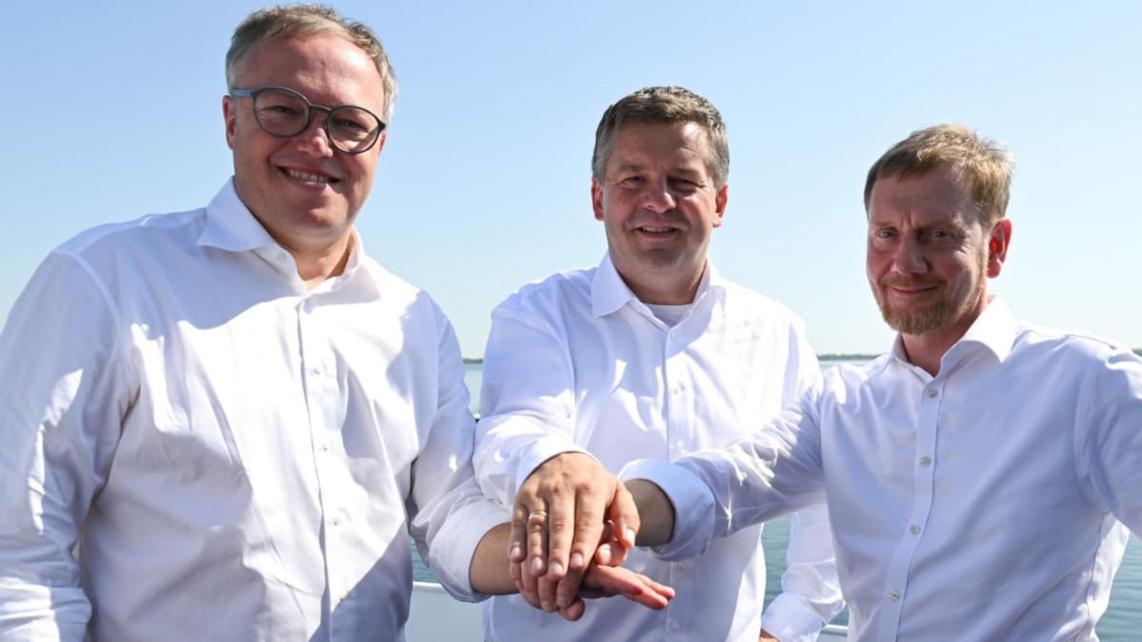 Die Ministerpräsidenten von Thüringen, Sachsen-Anhalt und Sachsen, Mario Voigt, Sven Schulze und Michael Kretschmer (alle CDU) fordern bei den Sozialreformen eine Sonderbehandlung für Ostdeutschland.Hendrik Schmidt/dpa