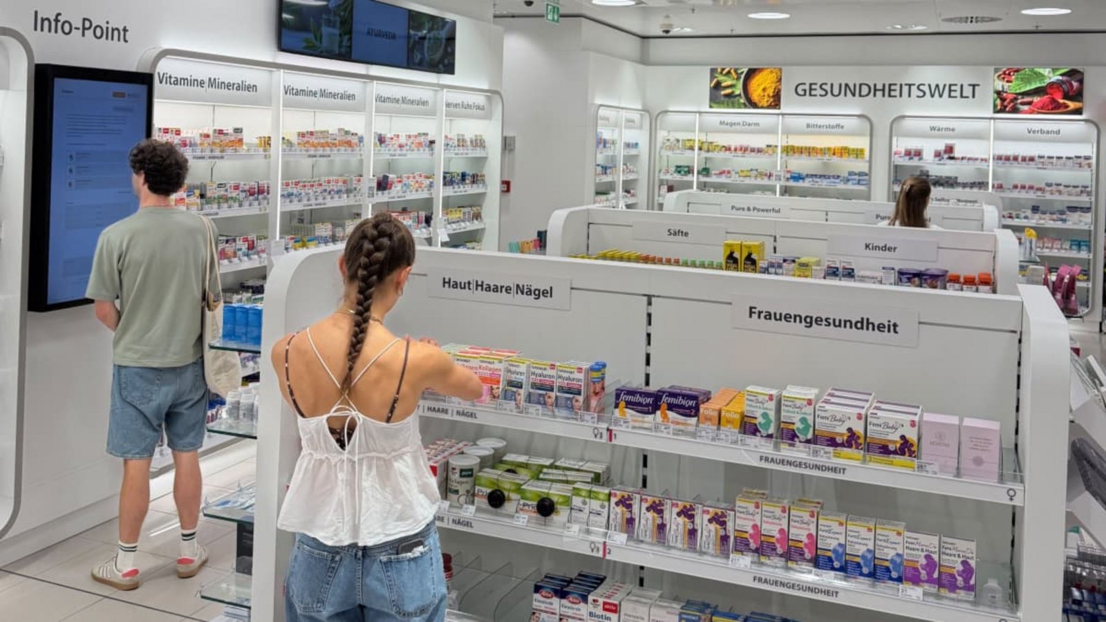 Blick in die Gesundheitswelt von Müller in Kempten. Das Shop-in-Shop-Konzept soll rasch auf weitere Filialen ausgeweitet werden.Müller