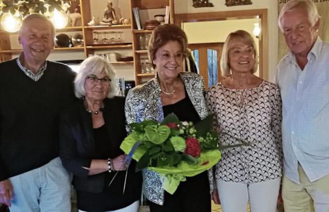 Die Mitbegründer der Tennisabteilung Hochdorf: Kurt und Renate Mauch (links), Brigitte und Wilfried Osburg (rechts) mit Sigi Grefe (Mitte).  Foto: p