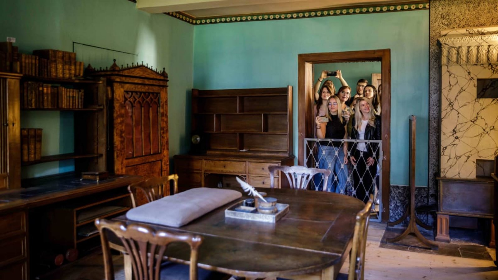 Herzstück des Hauses: Goethes Arbeitszimmer darf nicht betreten werden. Künftig gibt es dafür andere Möglichkeiten des Besuchs.Gordon Welters © Klassik Stiftung Weimar Herzstück des Hauses: Goethes Arbeitszimmer darf nicht betreten werden. Künftig gibt es dafür andere Möglichkeiten des Besuchs.Gordon Welters © Klassik Stiftung Weimar