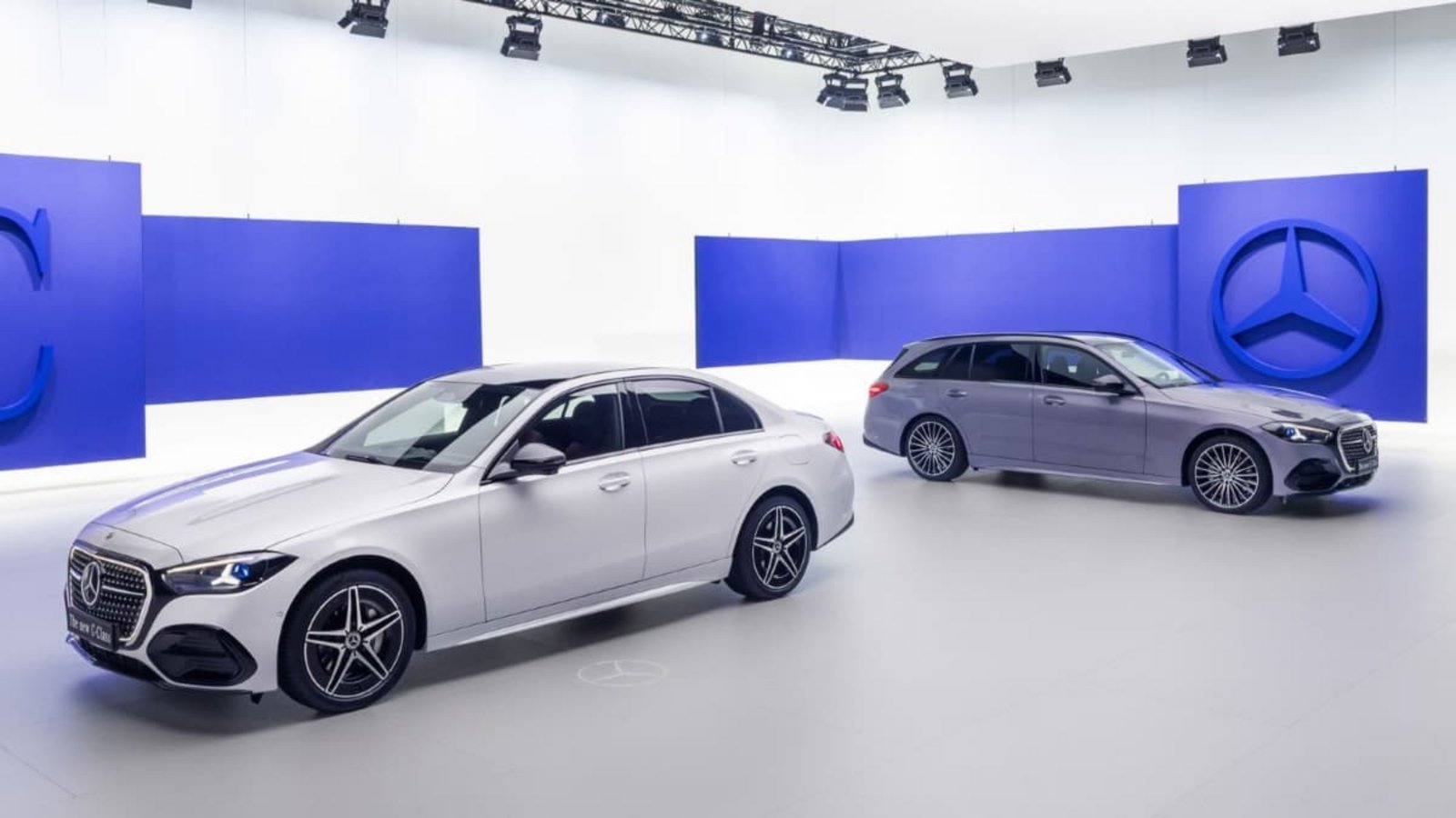 Limousine und Kombi der neuen C-Klasse sollen noch im Herbst zu Preisen ab 48.844 Euro auf den Markt kommen.Mercedes-Benz AG/dpa-tmn/dpa Limousine und Kombi der neuen C-Klasse sollen noch im Herbst zu Preisen ab 48.844 Euro auf den Markt kommen.Mercedes-Benz AG/dpa-tmn/dpa