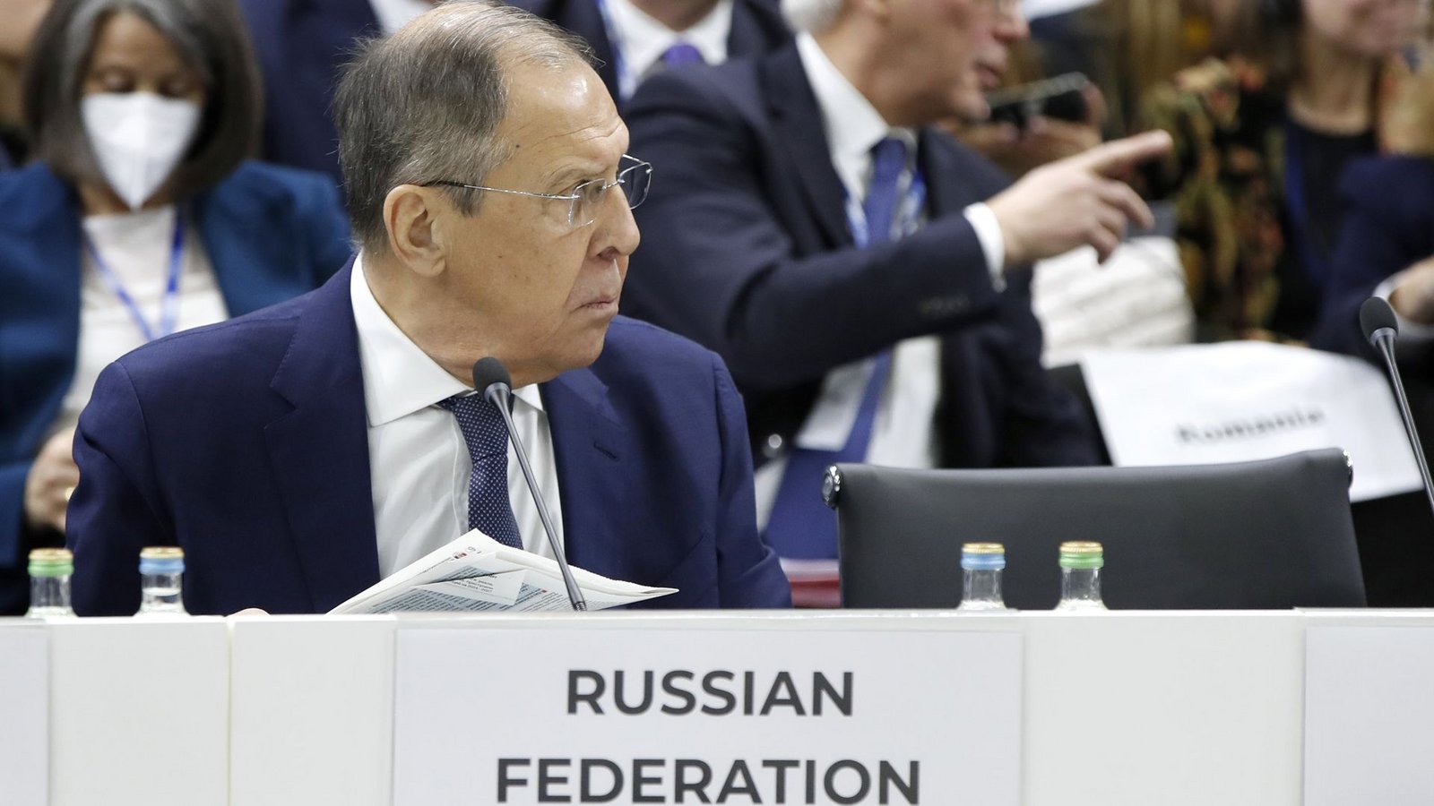 Russlands Außenminister Lawrow fand bei dem OSZE-Treffen in Nordmazedonien nur sehr wenige Gesprächspartner.Foto: dpa/Boris Grdanoski Russlands Außenminister Lawrow fand bei dem OSZE-Treffen in Nordmazedonien nur sehr wenige Gesprächspartner.Foto: dpa/Boris Grdanoski