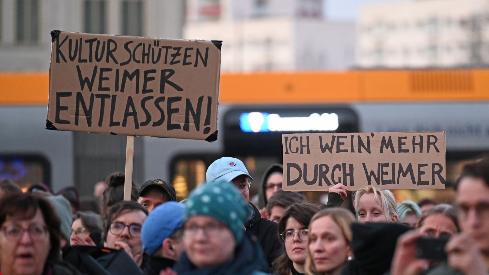 Protest vor dem Leipziger GewandhausFoto: David Hammersen/dpa