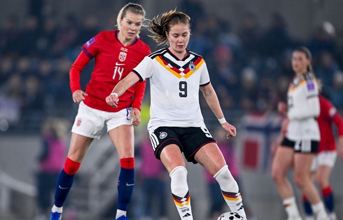 Oft einen Schritt schneller: Sjoeke Nüsken und die deutschen Fußballerinnen.<span class='image-autor'>Foto: Carina Johansen/NTB/dpa</span>
