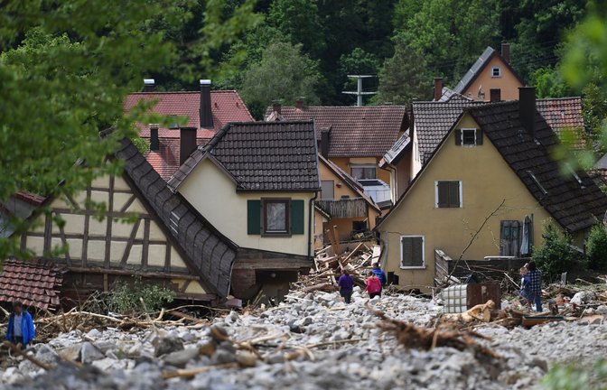 2016 erlebte der Ort Braunsbach in Baden-Württemberg seine Flutkatastrophe. Zwei Bäche verwandelten sich in einen reißenden Strom.<span class='image-autor'>Foto: dpa / Marijan Murat</span>