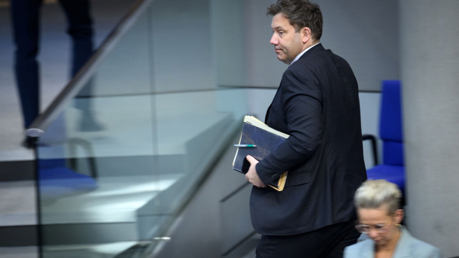 Bundesfinanzminister Lars Klingbeil (SPD) lehnt den Vorstoß der Länder nach mehr Finanzzusagen des Bundes ab.Foto: Bernd von Jutrczenka/dpa Bundesfinanzminister Lars Klingbeil (SPD) lehnt den Vorstoß der Länder nach mehr Finanzzusagen des Bundes ab.Foto: Bernd von Jutrczenka/dpa