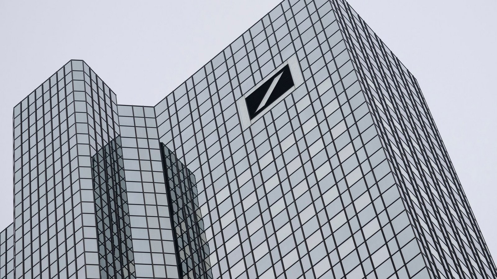 Deutschlands größtes Geldhaus legt Zahlen für das erste Quartal vor. (Archivbild)Foto: Boris Roessler/dpa