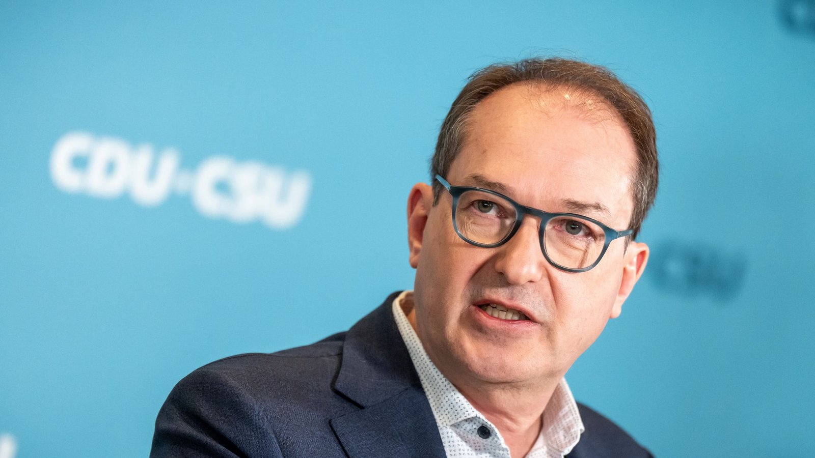 Alexander Dobrindt, der neue Innenminister, erfährt bei seinem Asyl-Vorhaben Unterstützung durch die SPD.Foto: Michael Kappeler/dpa/Michael Kappeler Alexander Dobrindt, der neue Innenminister, erfährt bei seinem Asyl-Vorhaben Unterstützung durch die SPD.Foto: Michael Kappeler/dpa/Michael Kappeler