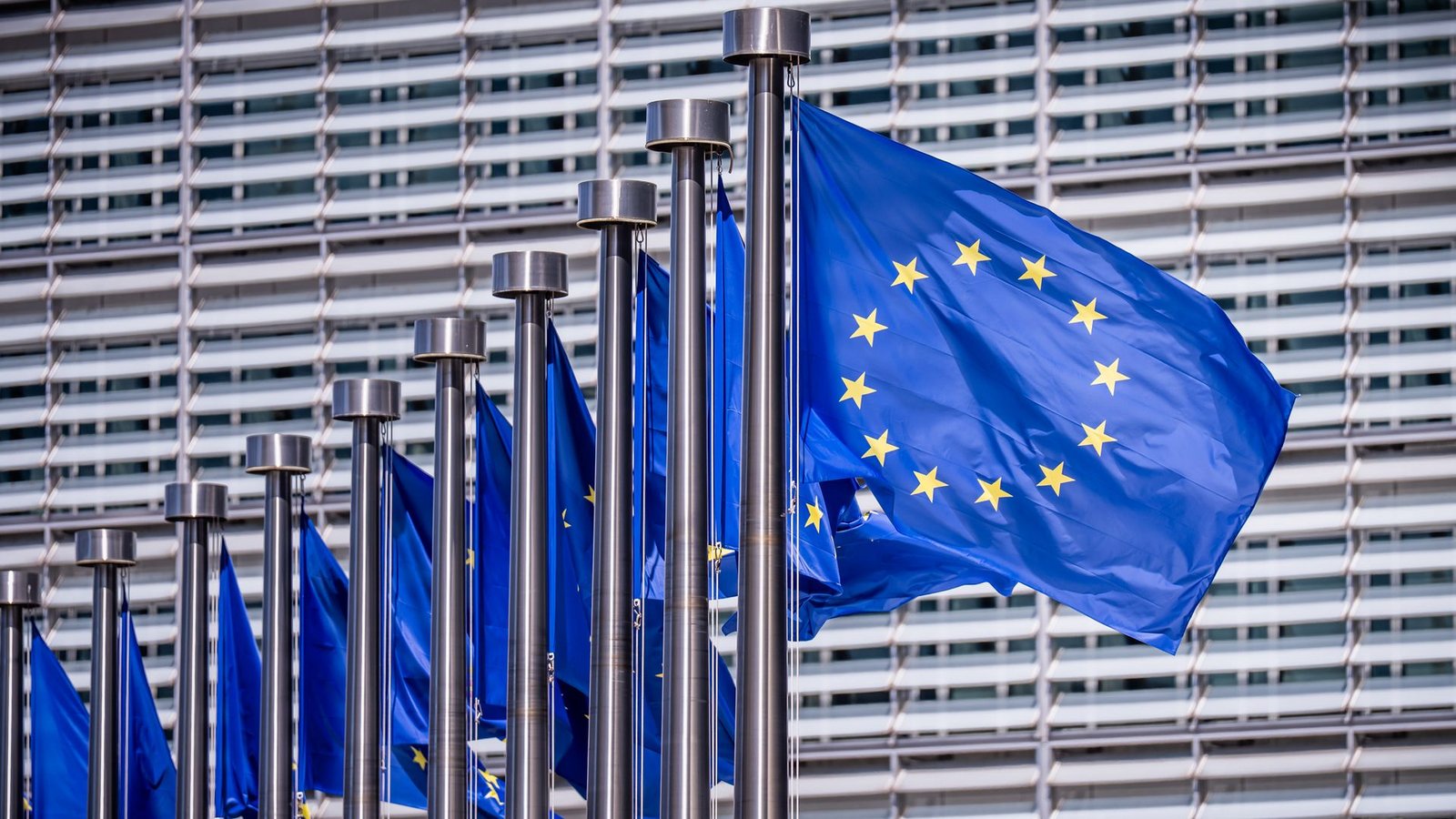 Die EU-Kommission genehmigt die staatliche Hilfe. (Symbolbild)Foto: Michael Kappeler/dpa Die EU-Kommission genehmigt die staatliche Hilfe. (Symbolbild)Foto: Michael Kappeler/dpa