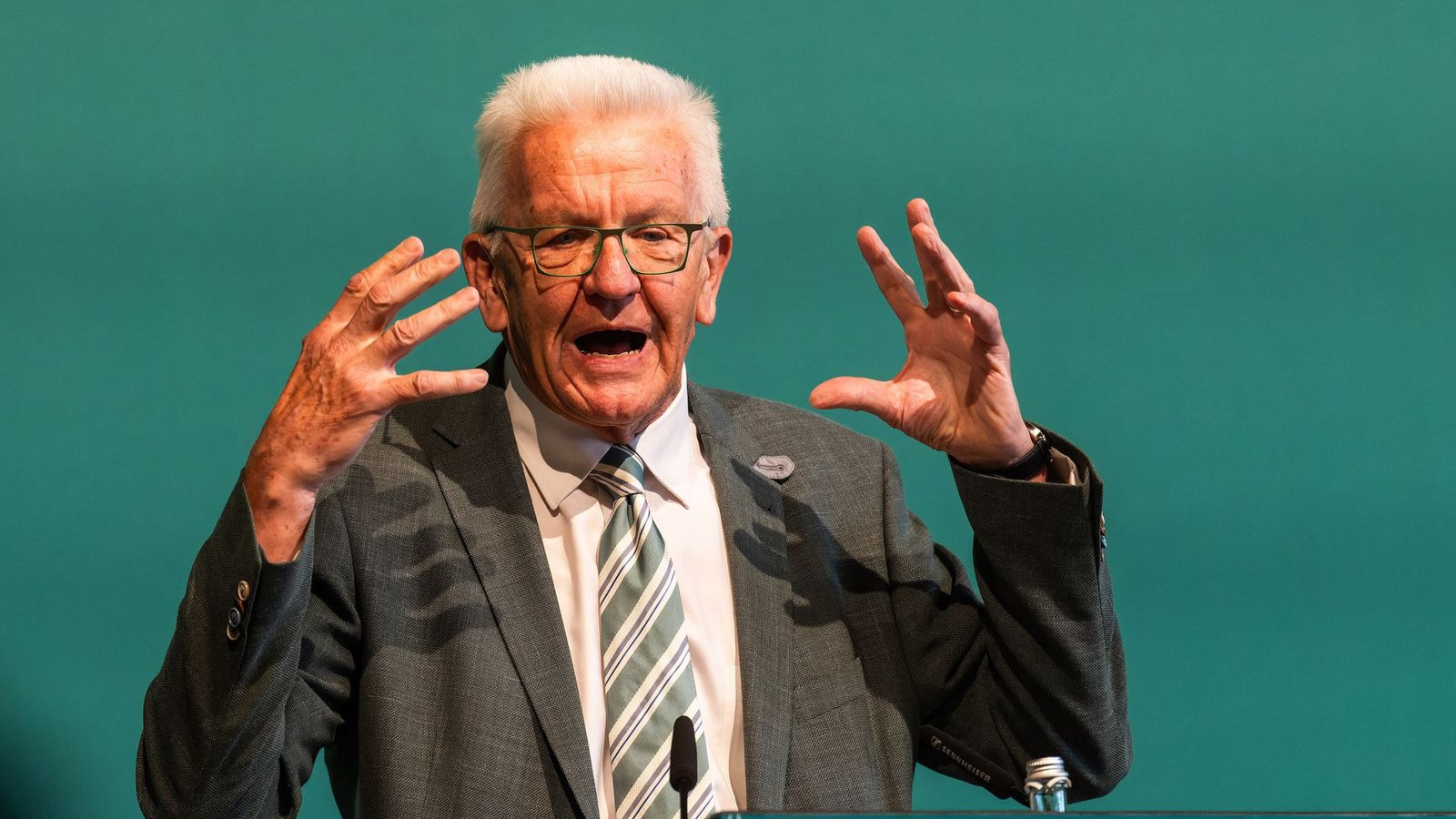 Winfried Kretschmann (Grüne) hatte schon vor der Landesdelegiertenkonferenz mit Äußerungen zum Asylkompromiss Kritik auf sich gezogen.Foto: dpa/Philipp von Ditfurth Winfried Kretschmann (Grüne) hatte schon vor der Landesdelegiertenkonferenz mit Äußerungen zum Asylkompromiss Kritik auf sich gezogen.Foto: dpa/Philipp von Ditfurth