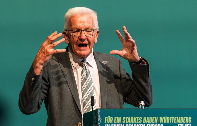 Winfried Kretschmann (Grüne) hatte schon vor der Landesdelegiertenkonferenz mit Äußerungen zum Asylkompromiss Kritik auf sich gezogen.<span class='image-autor'>Foto: dpa/Philipp von Ditfurth</span>