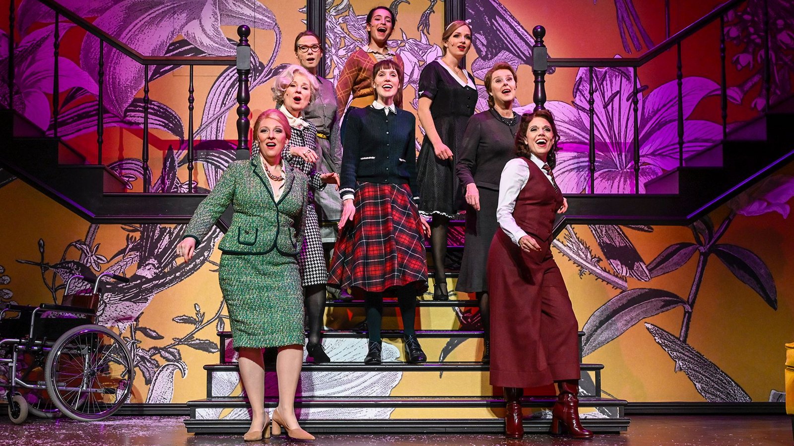 Monika Wiedemer, Sabine Bräuning, Anne Leßmeister, Rosa Alice Abruscato, Barbro Viefhaus, Hannah Rebekka Ehlers, Katja Hentschel, Dorothée Kahler (v. li.) sind „Die acht Frauen“.Foto: Tobias Metz Monika Wiedemer, Sabine Bräuning, Anne Leßmeister, Rosa Alice Abruscato, Barbro Viefhaus, Hannah Rebekka Ehlers, Katja Hentschel, Dorothée Kahler (v. li.) sind „Die acht Frauen“.Foto: Tobias Metz