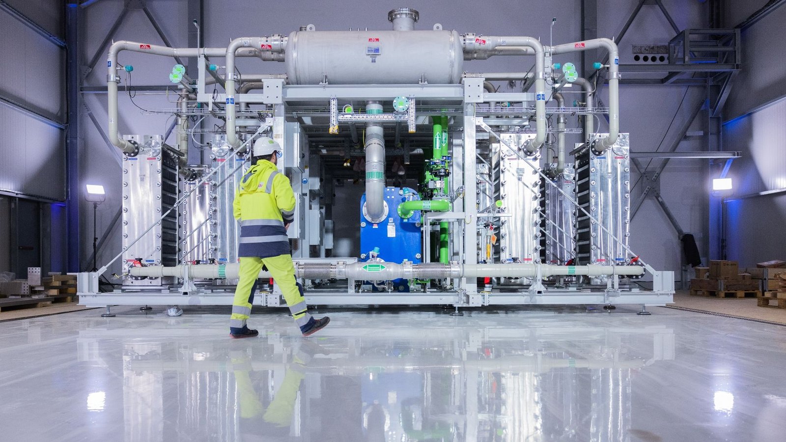 Ein Elektrolyseur für die Herstellung von grünem Wasserstoff bei Air Liquide in Oberhausen.Foto: Rolf Vennenbernd/dpa
