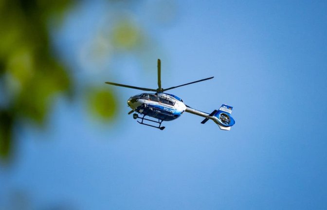 Die Polizei in Backnang hat am Freitag mit einem Polizeihubschrauber und mehreren Streifenwagen nach einer verletzten Person gesucht (Symbolfoto).<span class='image-autor'>Heidepriem</span>