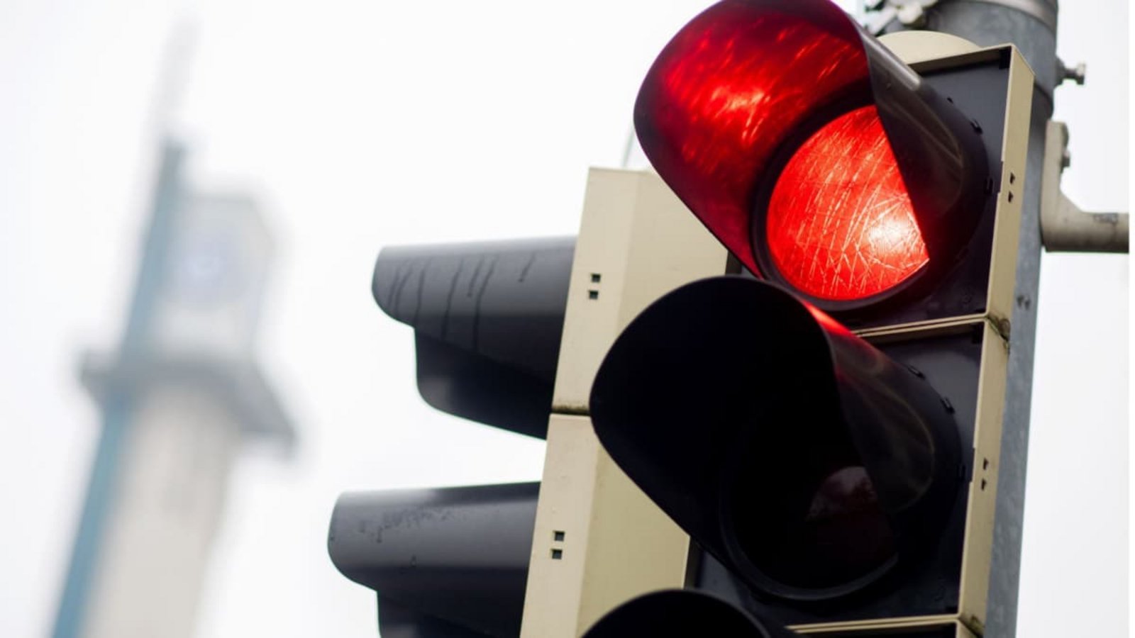 Der 91-Jährige soll eine rote Ampel missachtet haben.dpa