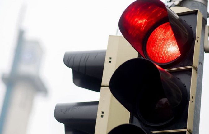 Der 91-Jährige soll eine rote Ampel missachtet haben.<span class='image-autor'>dpa</span>