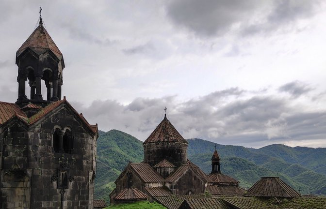Kloster Hagpath in exponierter Lage.