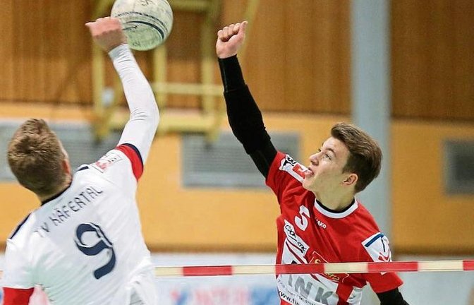 Johannes Jungclaussen (rechts) beeindruckt mit seiner Sprungkraft. Foto: Küppers