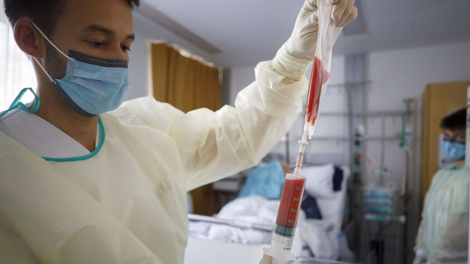 Die Stammzellen eines Spenders werden für die Transplantation vorbereitet.Foto: © C) Gottfried Stoppel Die Stammzellen eines Spenders werden für die Transplantation vorbereitet.Foto: © C) Gottfried Stoppel