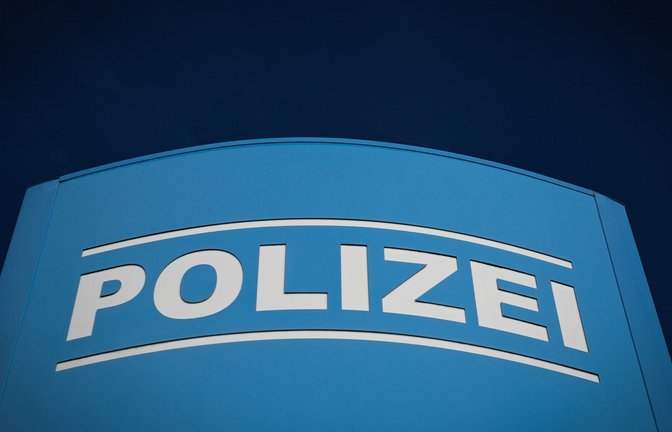 Die Autobahnpolizei Dortmund ist nach einem Flugzeugabsturz auf der A45 bei Olpe im Einsatz. (Symbolbild<span class='image-autor'>Foto: Soeren Stache/dpa</span>